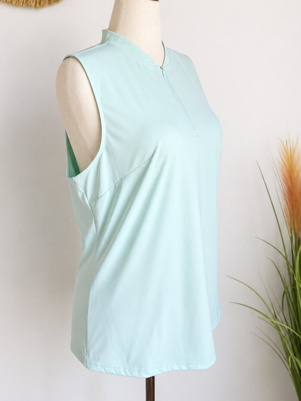 Bad Birdie NEW Blade Minty Fresh Green Sleeveless Womens Golf Polo SZ XL Sporty - Picture 4 of 14